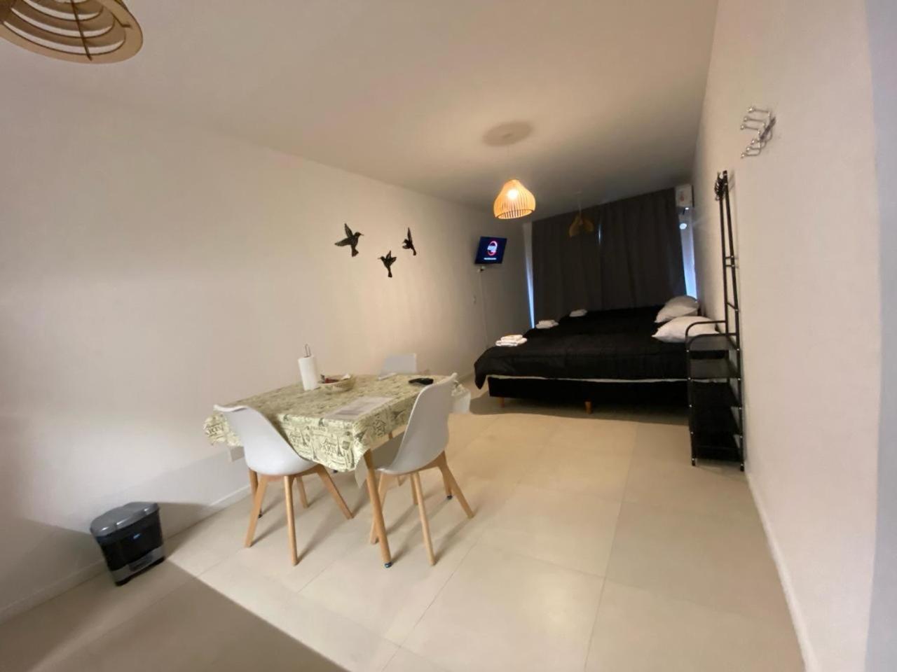 Crystal Lavalle 1725 Apartment